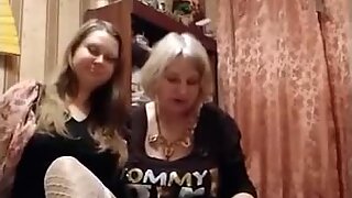 Véritable équipe de la mère et de la fille prostituée de la Russie