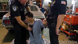 Eşcinsel ve polis eşcinsel porno video seksi çıplak polis tarafından nüfuz olsun